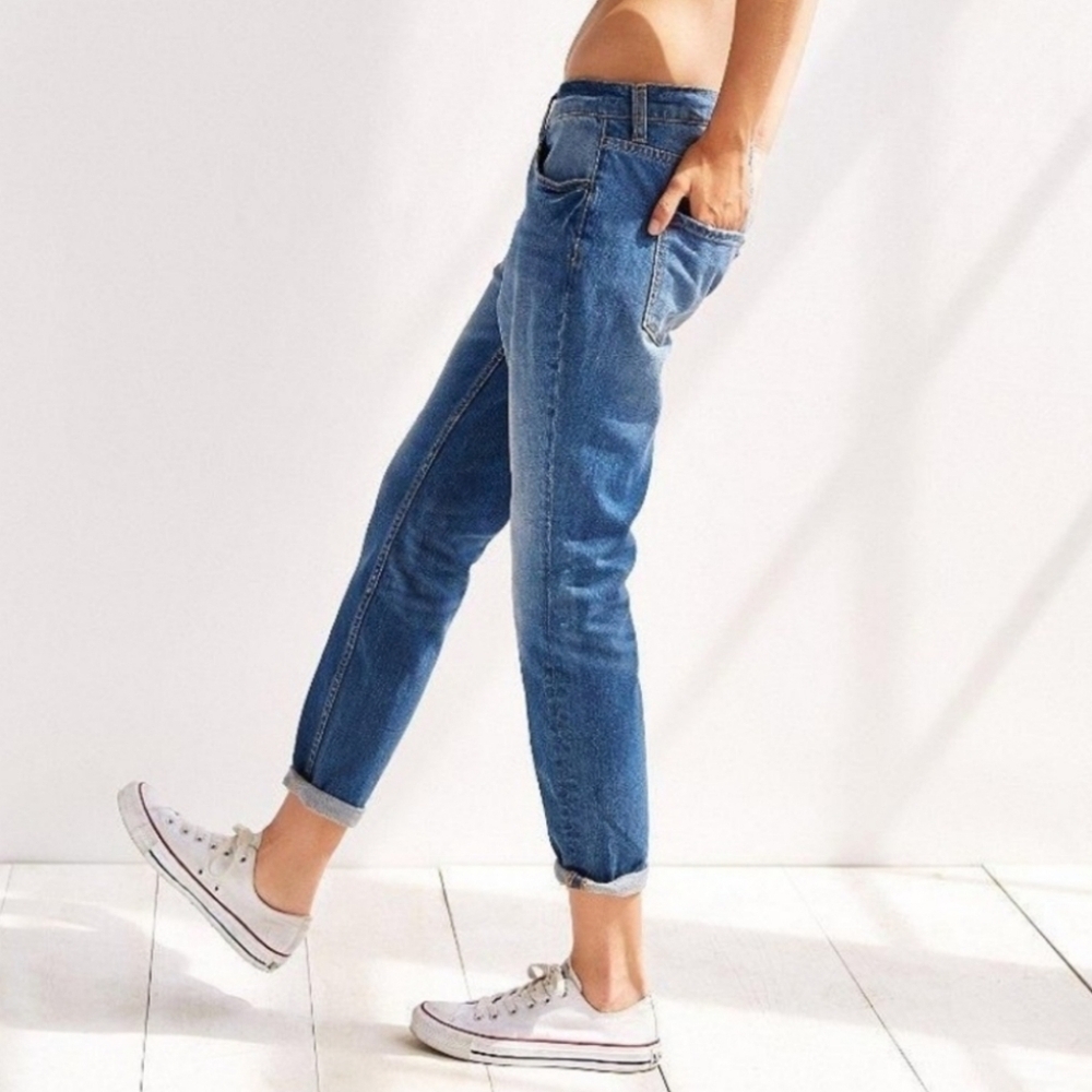 BDG Slim Boyfriend Jeans Womens Size 25 Waist Medium Wash Blue Denim 100% Cotton